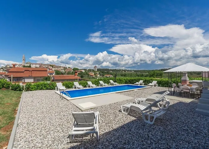 Holiday home With Pool In Visnjan *