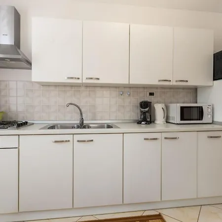Holiday Home With Heated Pool In Visnjan * Farini
