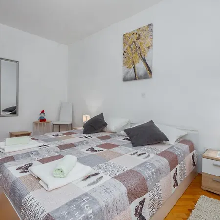Holiday Home With Heated Pool In Visnjan * Farini